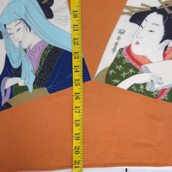 Vintage 80s Beige GeishaFace Rayon Crepe Scarf./ bandana - Picture 8 of 9